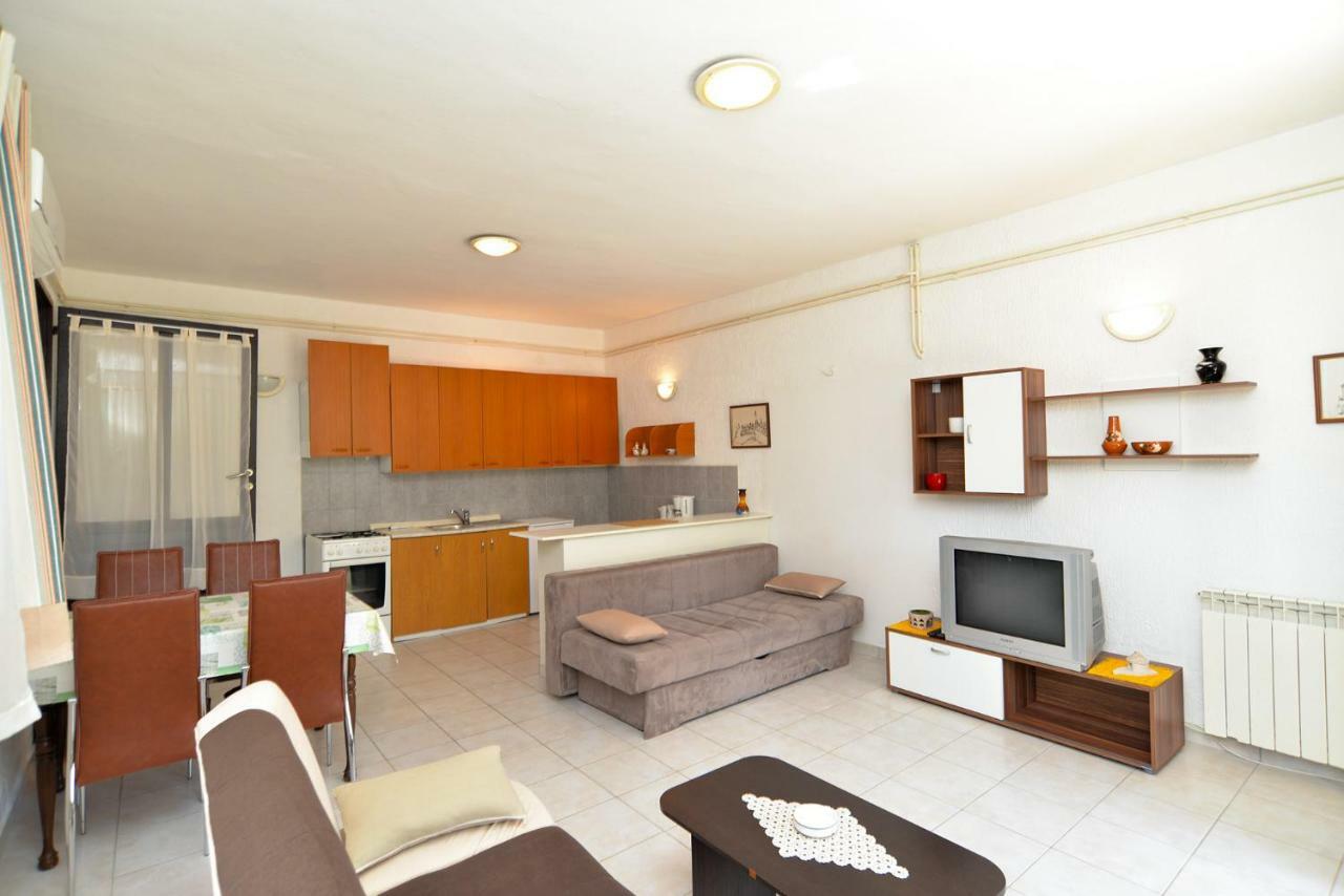 Apartments Elsa 534 Štinjan Esterno foto